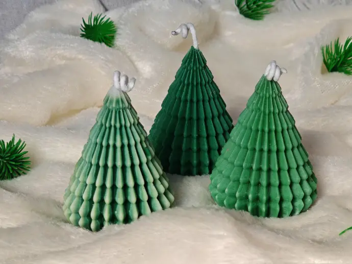 Set of 3 Ribbed Christmas Tree Candles